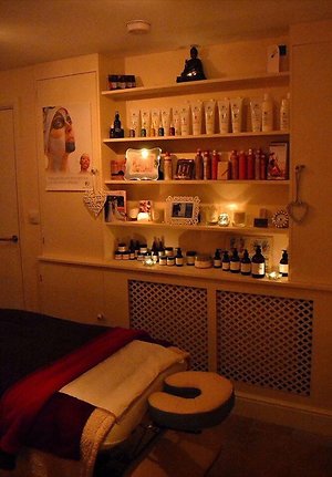 Salon room